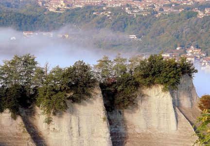 Lo spettacolo dell'autunno sui Calanchi nella foto di Marco Aimo